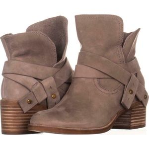 UGG ankle boot